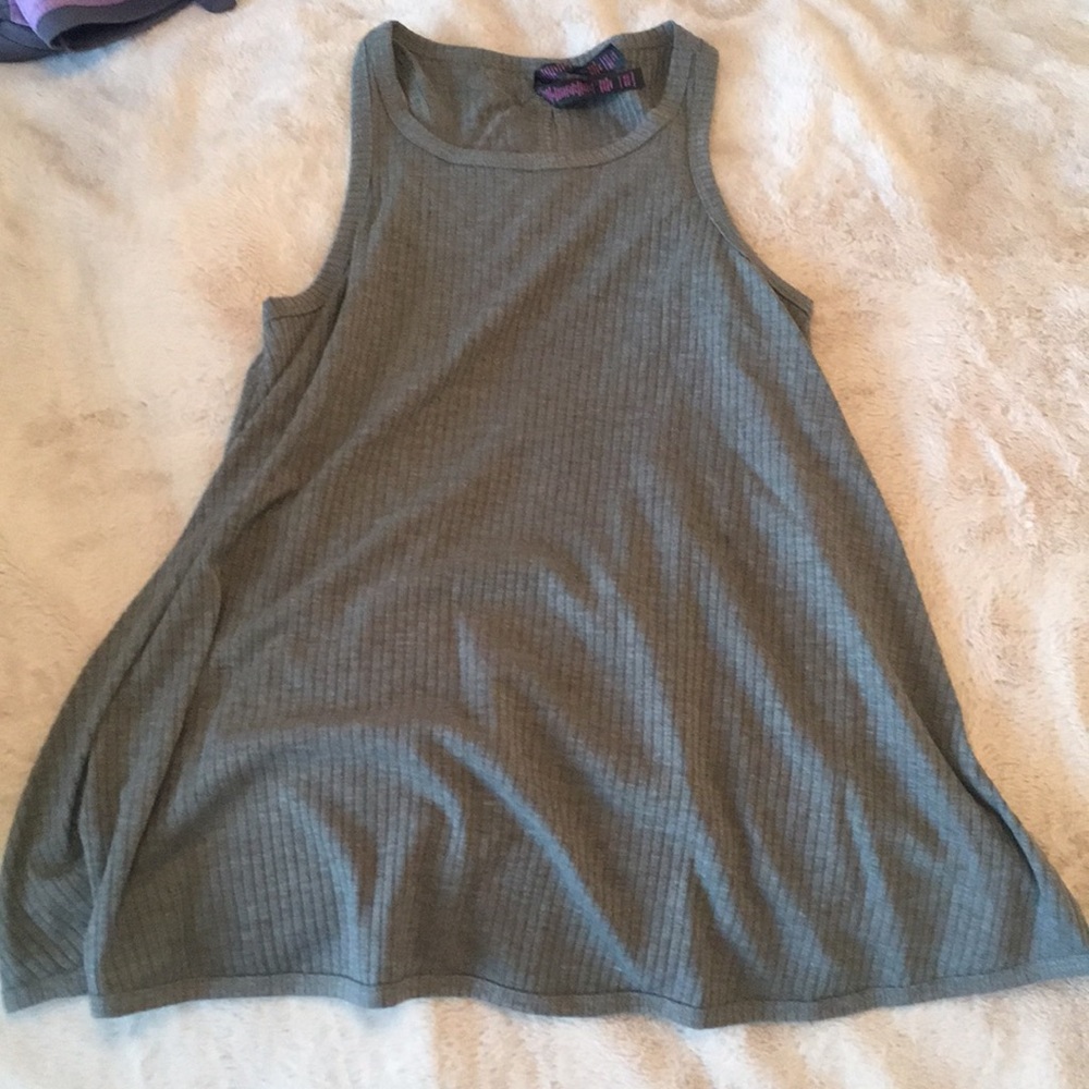 Gray tank top